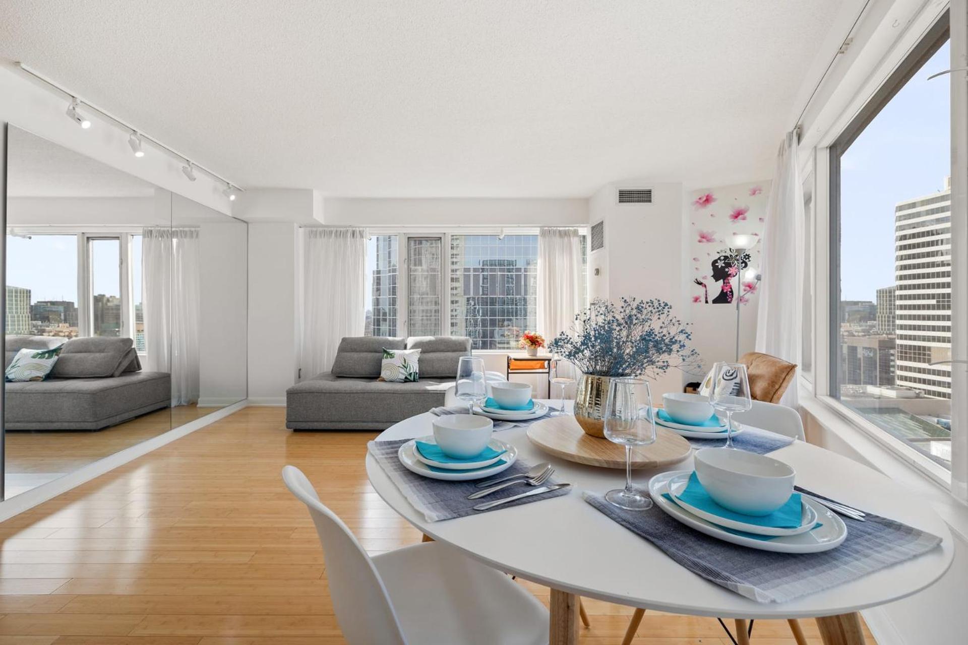 Modern 2-Bedroom Condo W Floor To Ceiling Windows Торонто Екстериор снимка
