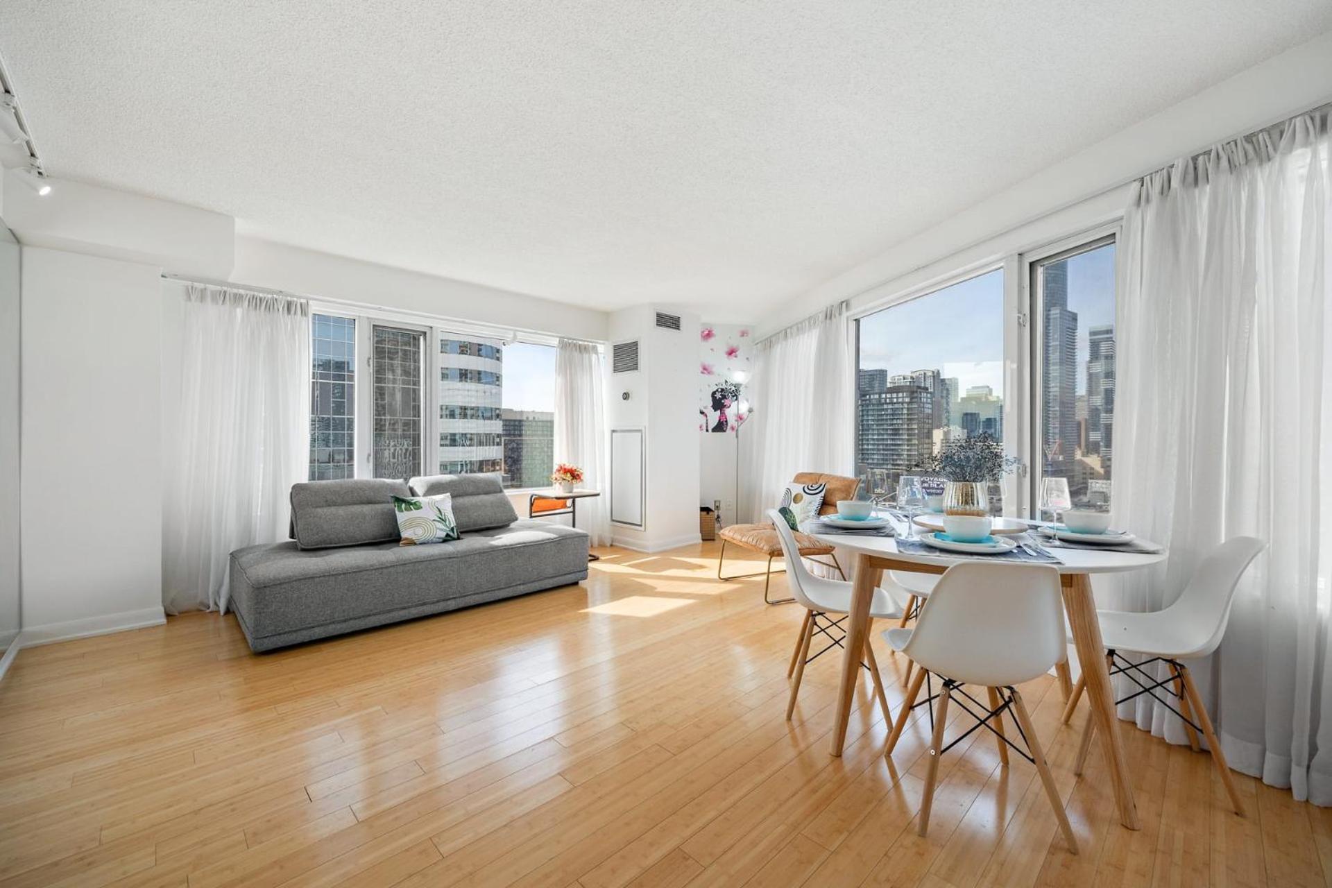 Modern 2-Bedroom Condo W Floor To Ceiling Windows Торонто Екстериор снимка