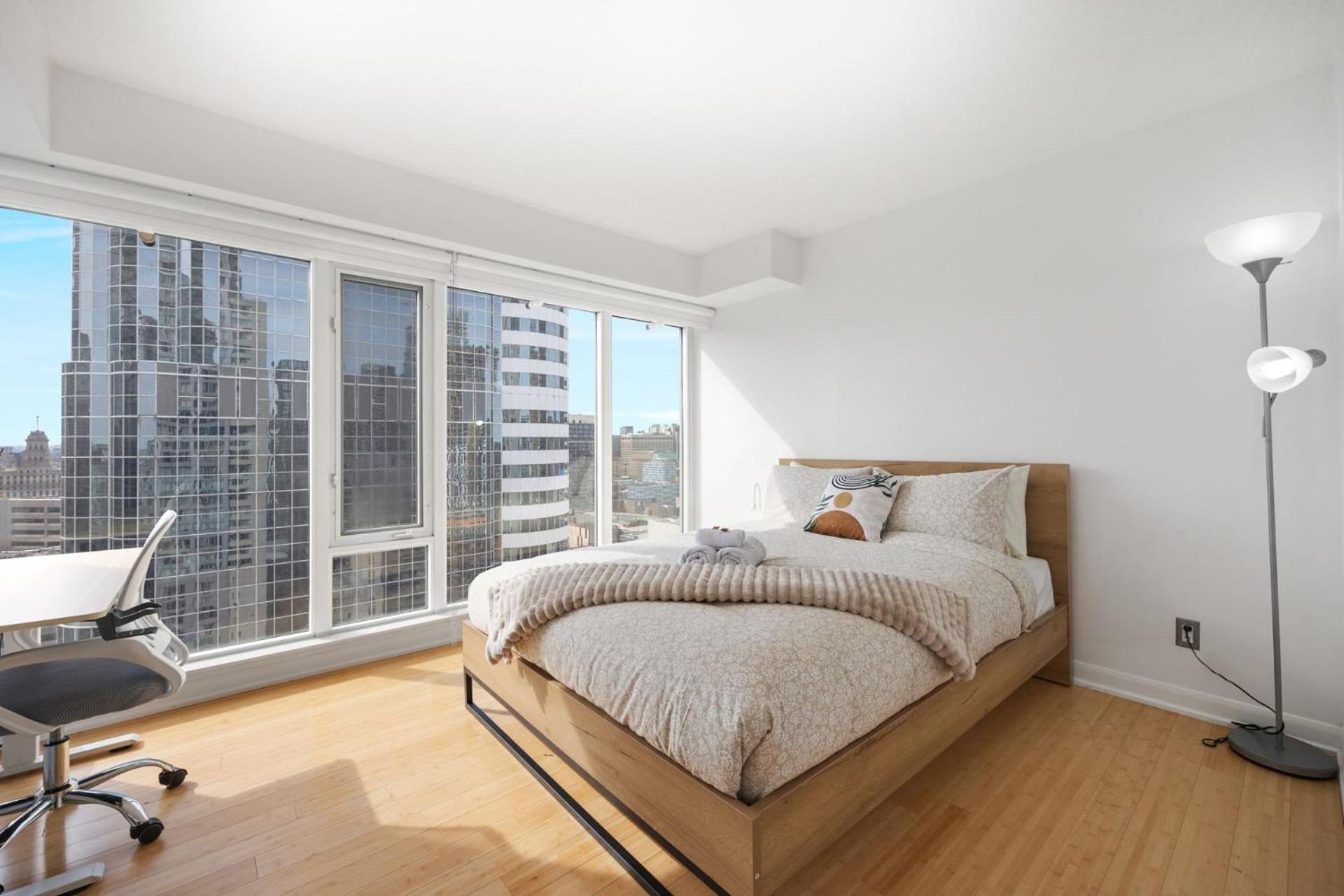 Modern 2-Bedroom Condo W Floor To Ceiling Windows Торонто Екстериор снимка